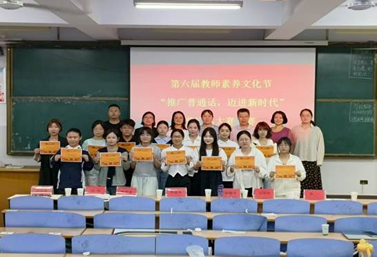 会议室里的人们AI 生成的内容可能不正确。